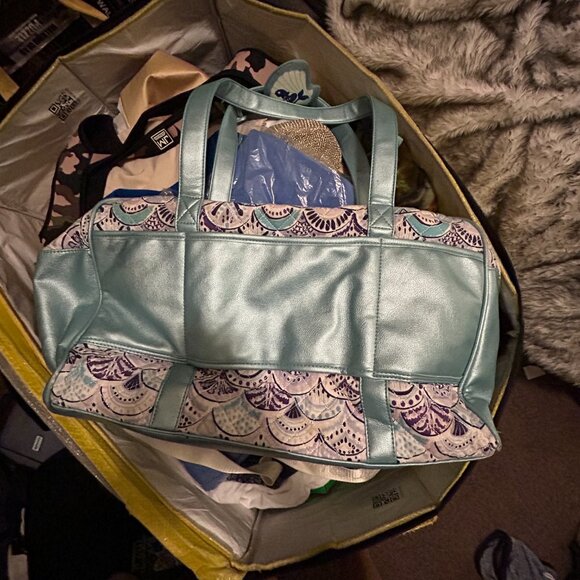 Luv‎ Betsey Johnson Mermaid Weekender Bag Quilted & Faux Leather EXCELLENT Cond. - Picture 9 of 9